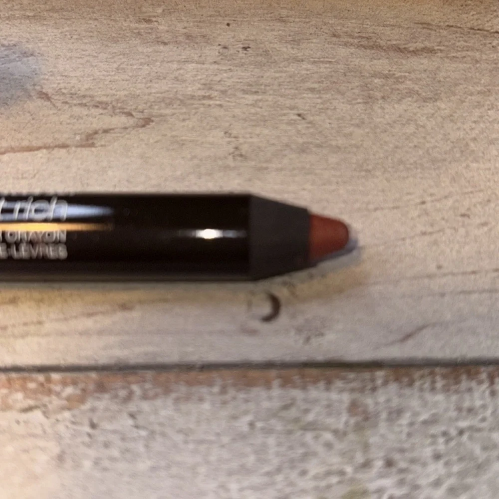 Make It Rich Lip Color Crayon/Naturally